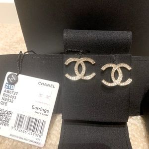 ❌SOLD❌ New Authentic Chanel CC logo earrings